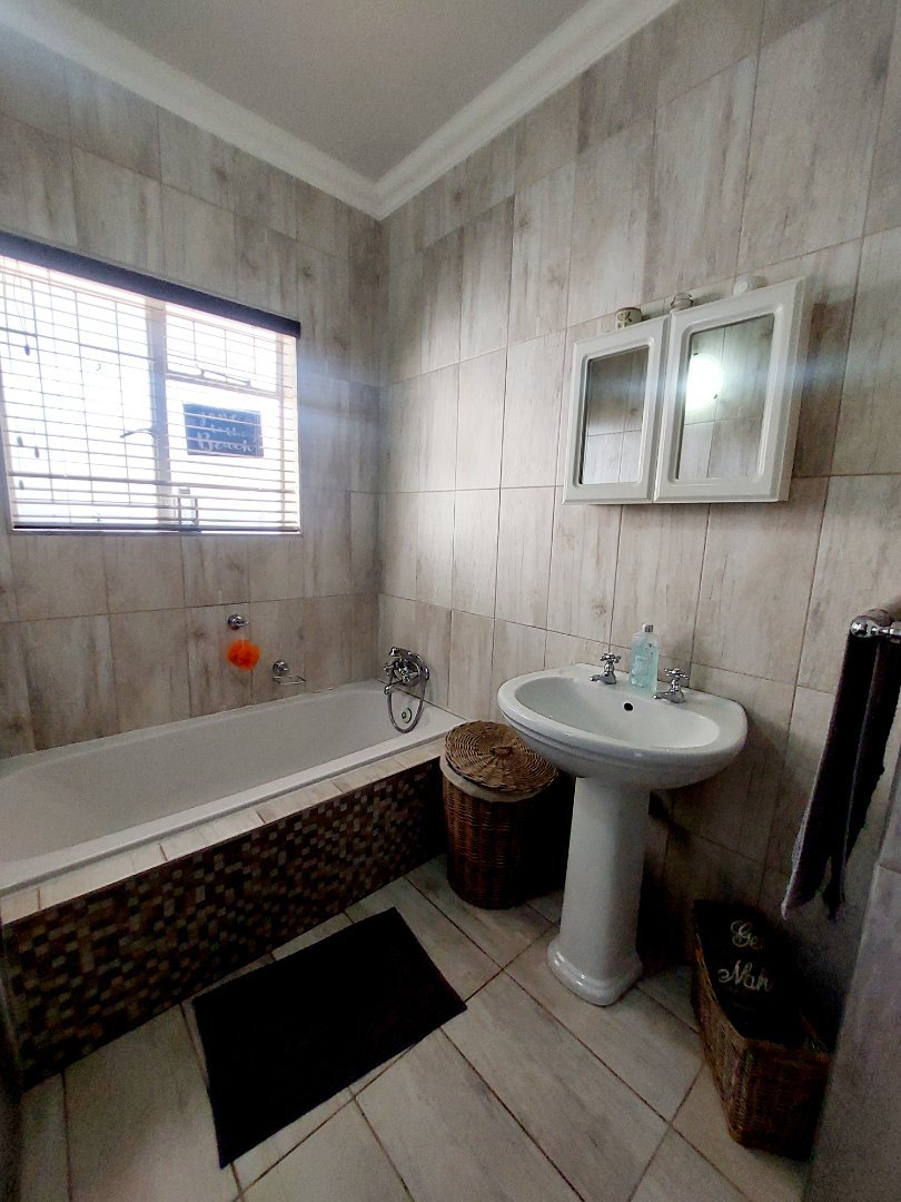 3 Bedroom Property for Sale in Flamwood North West